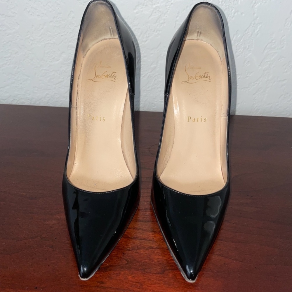 Christian Louboutin ‘So Kate’ Heel - Picture 3 of 10